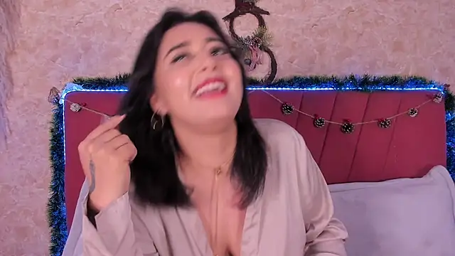 LorenaStevens online show from December 31, 2024, 1:52 pm