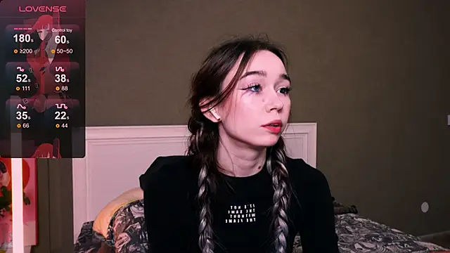 Snapshot of Kimiko__ chatting on October 18, 2025, 8:09 pm Kimiko   online show from October 18, 2025, 8:09 pm