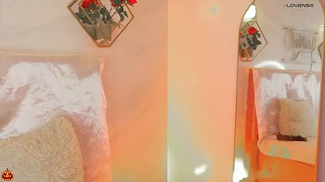 Snapshot of _Rouse_v chatting on October 17, 2025, 2:41 pm Rouse v online show from October 17, 2025, 2:41 pm