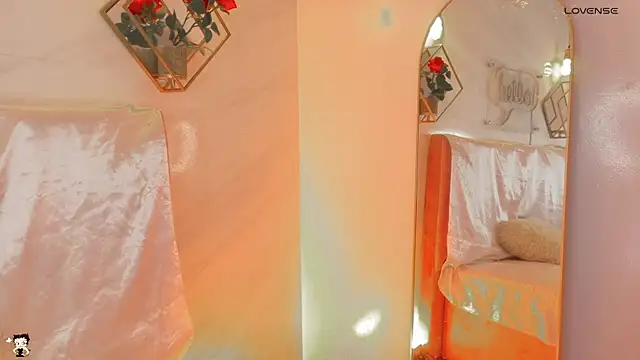 Snapshot of _Rouse_v chatting on November 1, 2025, 2:41 pm Rouse v online show from November 1, 2025, 2:41 pm