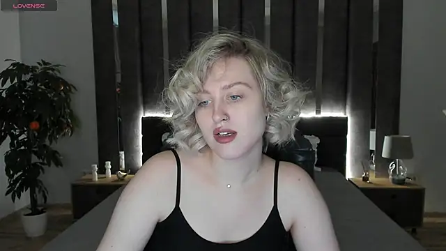  Sarah Soul  online show from December 16, 2024, 4:02 am