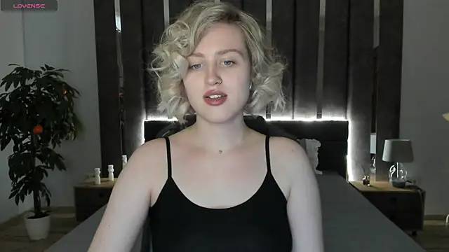 Sarah Soul  online show from December 16, 2024, 7:04 am