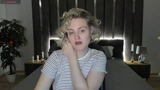  Sarah Soul  online show from December 17, 2024, 7:18 am