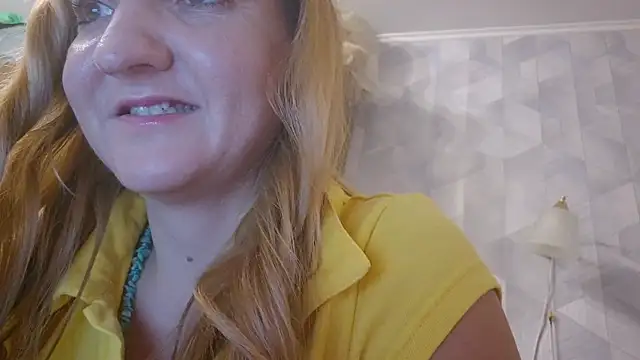 EstrellaWalters online show from October 27, 2025, 2:43 pm