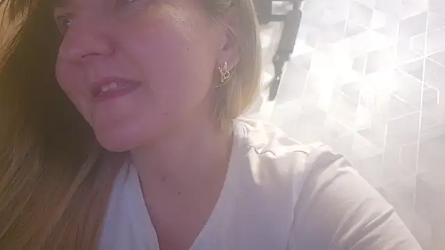 EstrellaWalters online show from April 26, 2026, 3:21 pm
