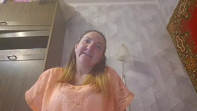 EstrellaWalters online show from May 16, 2026, 8:55 am