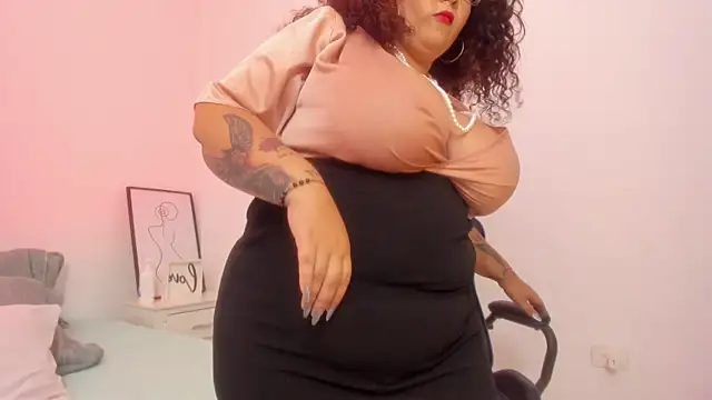 Snapshot of MaraaSweett chatting on October 21, 2025, 12:11 am MaraaSweett online show from October 21, 2025, 12:11 am