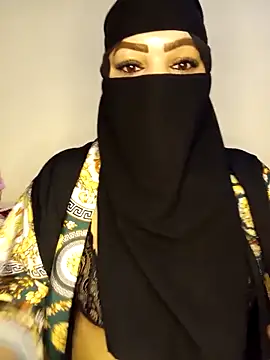 MerriamxHot online show from March 10, 2025, 6:34 pm