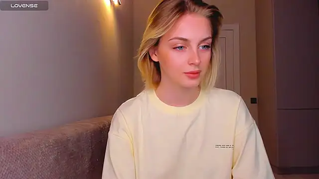 Snapshot of pretty_girlnextdoor chatting on December 5, 2024, 6:00 pm pretty girlnextdoor online show from December 5, 2024, 6:00 pm