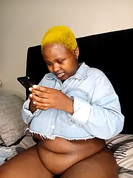 Dark Berry 26 online show from November 7, 2025, 4:40 pm