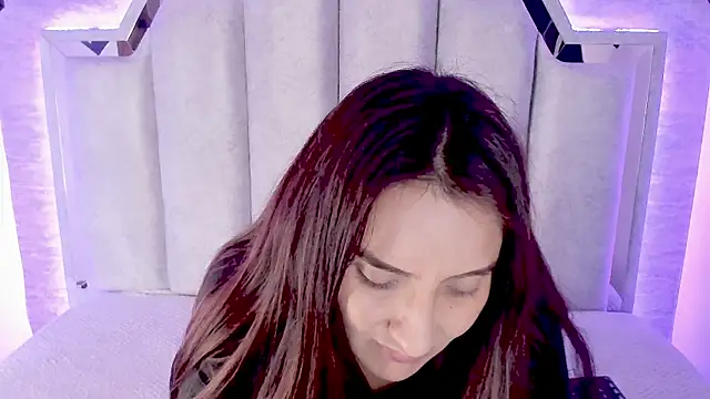  alaia collway  online show from February 8, 2025, 5:50 pm