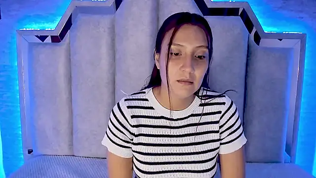  alaia collway  online show from February 13, 2025, 12:11 pm