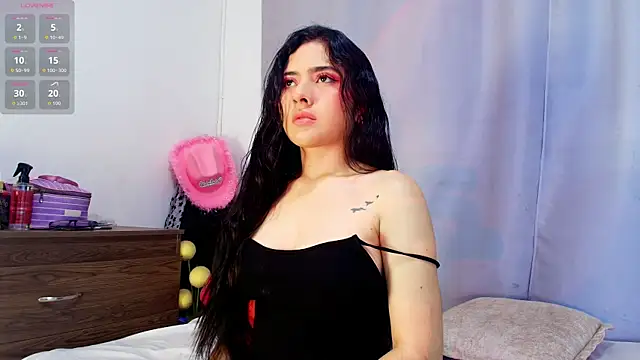 adara johnson   online show from November 24, 2025, 11:54 am