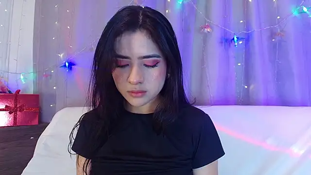 adara johnson   online show from February 12, 2026, 11:49 am