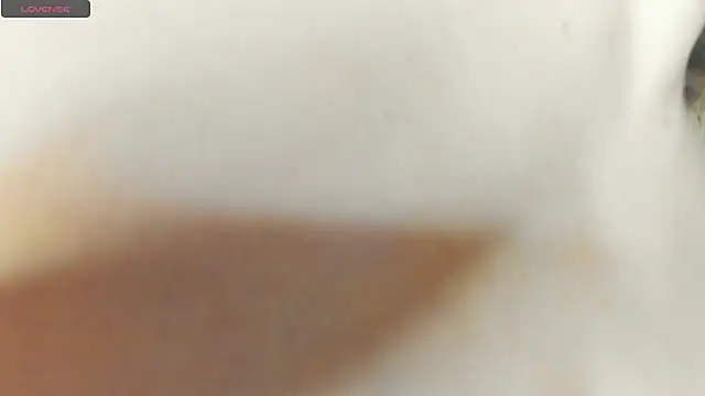Snapshot of LissaMiiller chatting on December 26, 2024, 8:39 am LissaMiiller online show from December 26, 2024, 8:39 am