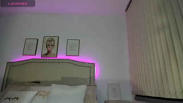 Emilly Rivera online show from March 13, 2025, 10:36 am