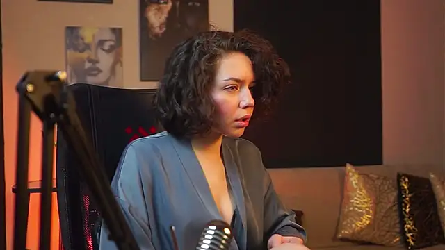 AngellaRoss online show from December 12, 2024, 3:21 am