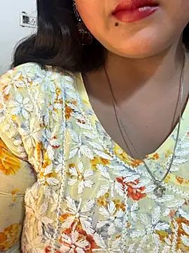 Snapshot of Ayesha_mahi chatting on September 18, 2025, 9:22 am Ayesha mahi online show from September 18, 2025, 9:22 am