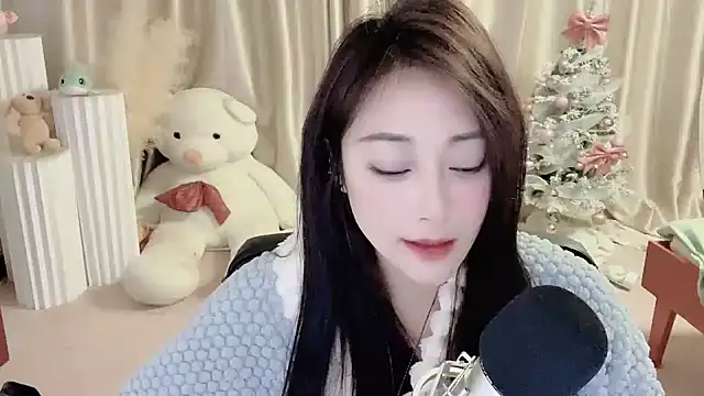 Daisy-77 online show from December 15, 2024, 9:20 pm