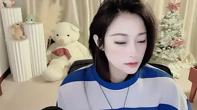 Daisy-77 online show from December 17, 2024, 6:42 pm