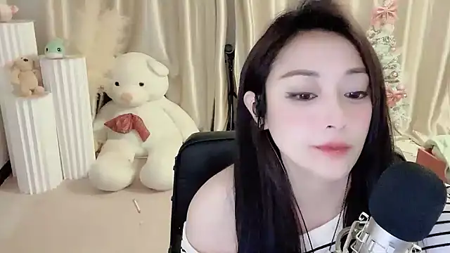Daisy-77 online show from December 19, 2024, 10:10 pm