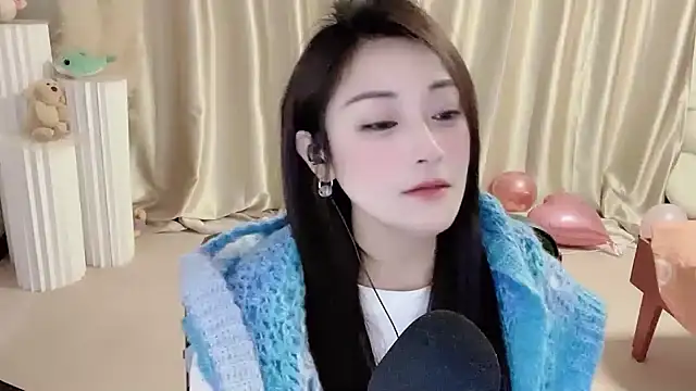 Daisy-77 online show from January 7, 2025, 8:52 pm