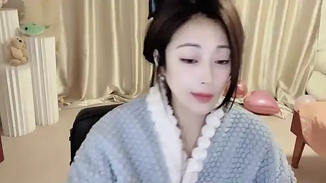 Daisy-77 online show from January 8, 2025, 6:20 pm