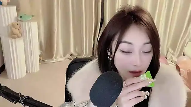 Daisy-77 online show from January 9, 2025, 9:26 pm