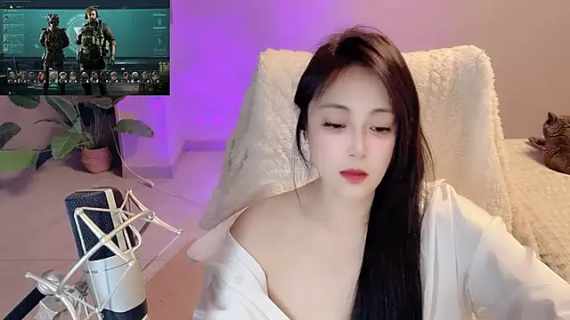 Daisy-77 online show from May 6, 2026, 1:27 pm