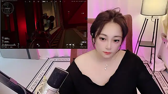 Snapshot of Daisy-77 chatting on August 1, 2026, 1:43 pm Daisy-77 online show from August 1, 2026, 1:43 pm