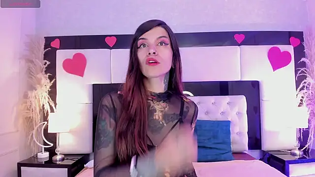 Maddissonlove online show from February 12, 2025, 1:06 pm