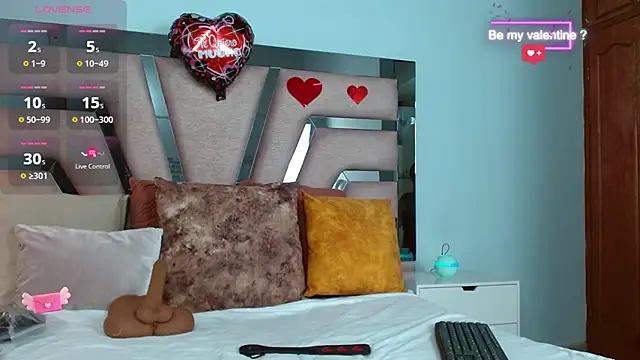 cintia hills online show from February 15, 2025, 3:31 am