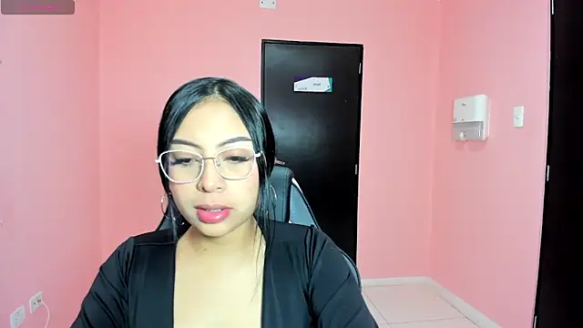 AlanaPetterson online show from December 10, 2024, 12:49 pm