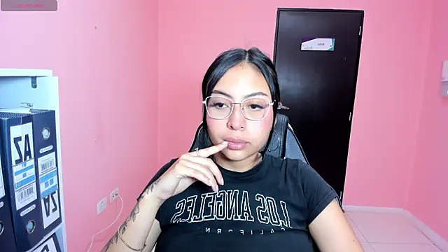 AlanaPetterson online show from December 12, 2024, 12:44 pm