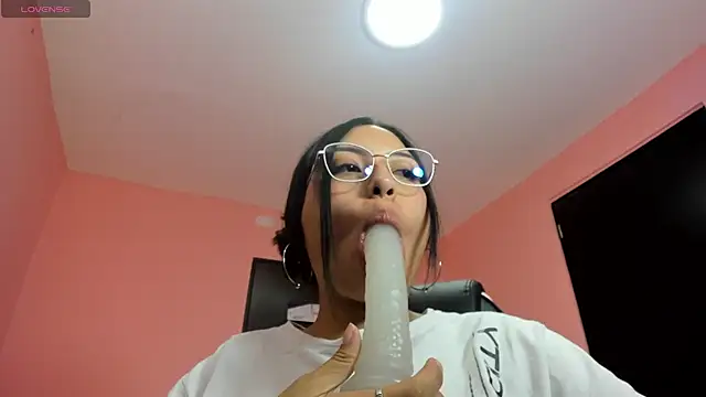 AlanaPetterson online show from December 19, 2024, 5:29 pm