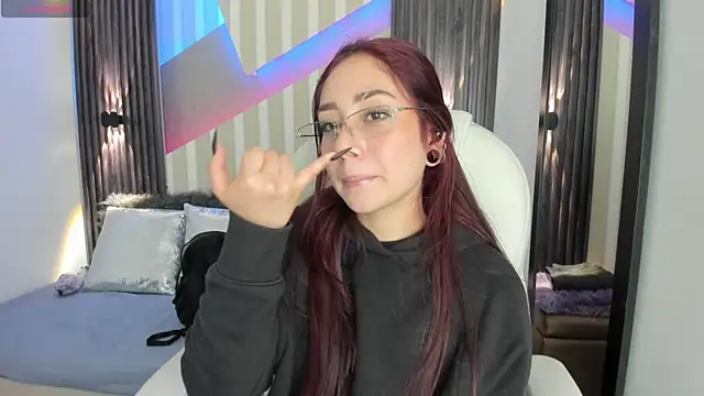 emily layton online show from November 29, 2025, 4:10 pm