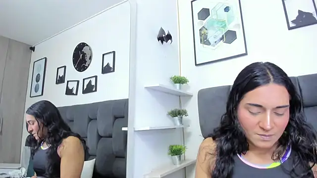 Alison Chan  online show from December 5, 2024, 3:06 pm