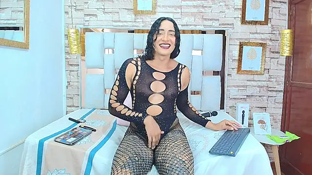 Alison Chan  online show from May 13, 2026, 10:06 pm