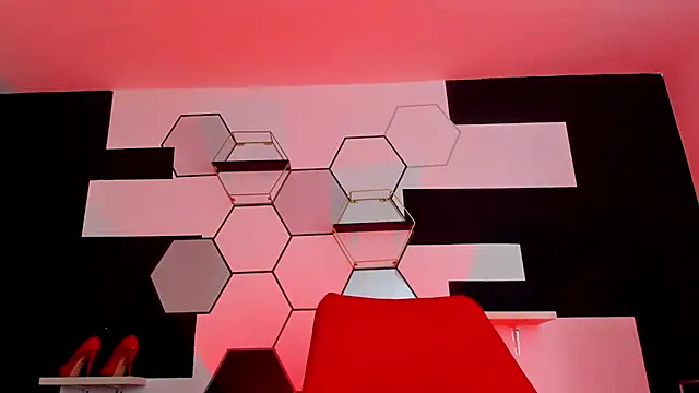 alondrabigtits online show from December 30, 2024, 12:31 pm