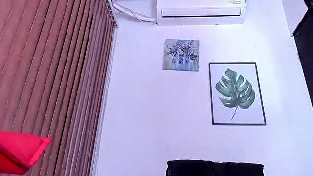alondrabigtits online show from May 3, 2026, 11:05 am