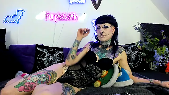 Purple Coffin666 online show from May 4, 2026, 2:57 pm