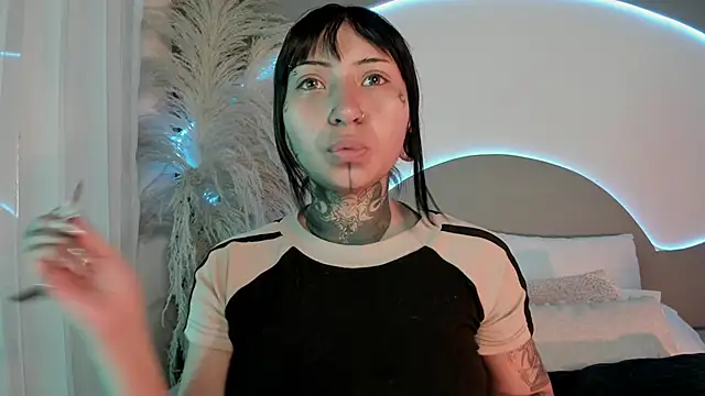 Snapshot of Evangeline_bell chatting on October 28, 2025, 12:30 pm Evangeline bell online show from October 28, 2025, 12:30 pm