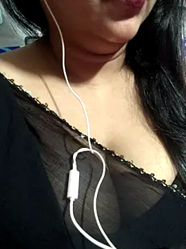 Snapshot of Jeenat_ chatting on December 26, 2024, 11:24 pm Jeenat online show from December 26, 2024, 11:24 pm