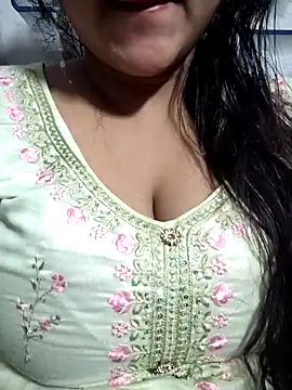 Snapshot of Jeenat_ chatting on January 16, 2025, 7:10 pm Jeenat online show from January 16, 2025, 7:10 pm