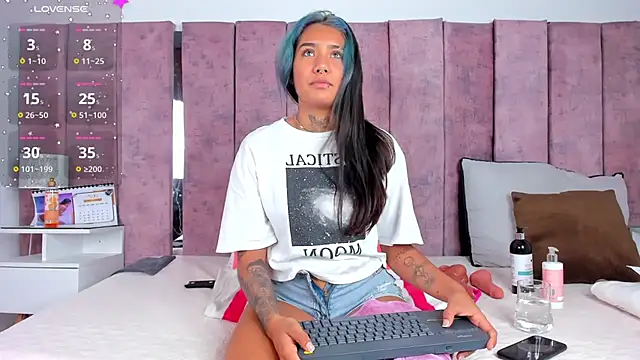 AshlieRoberts online show from February 15, 2025, 11:28 am