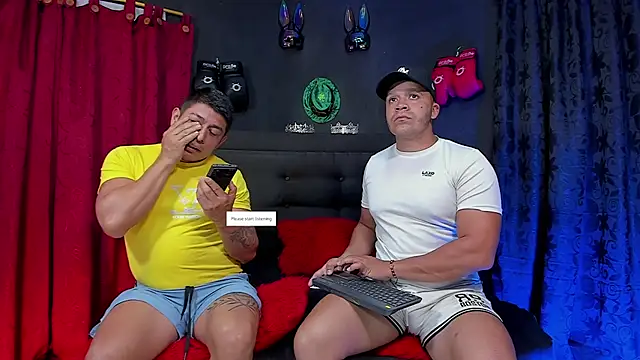 Snapshot of AndyandFran chatting on April 23, 2026, 10:45 pm AndyandFran online show from April 23, 2026, 10:45 pm