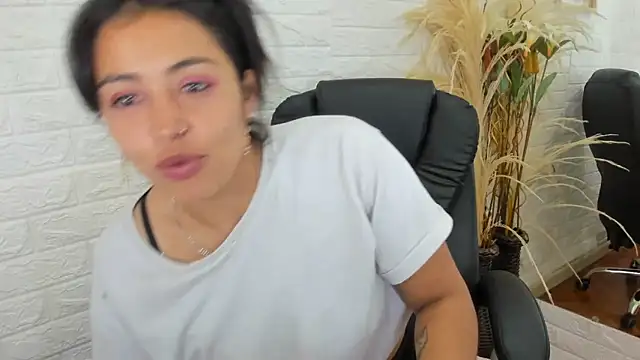 Aisha 09 online show from December 20, 2024, 2:27 pm