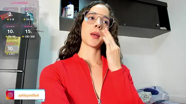  ashleymiller online show from November 24, 2025, 7:13 pm