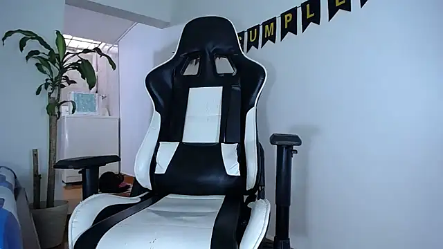 diamond black00 online show from December 29, 2024, 7:11 pm