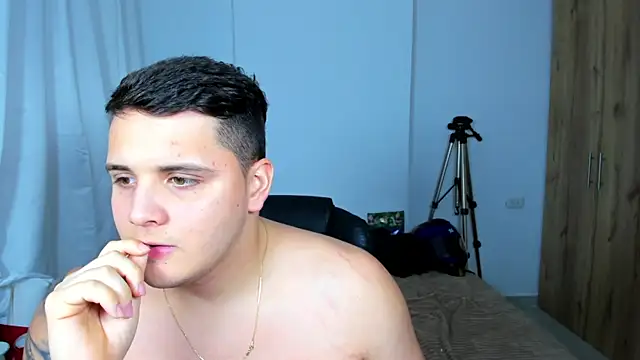 jhonstark09 online show from December 19, 2024, 4:35 pm